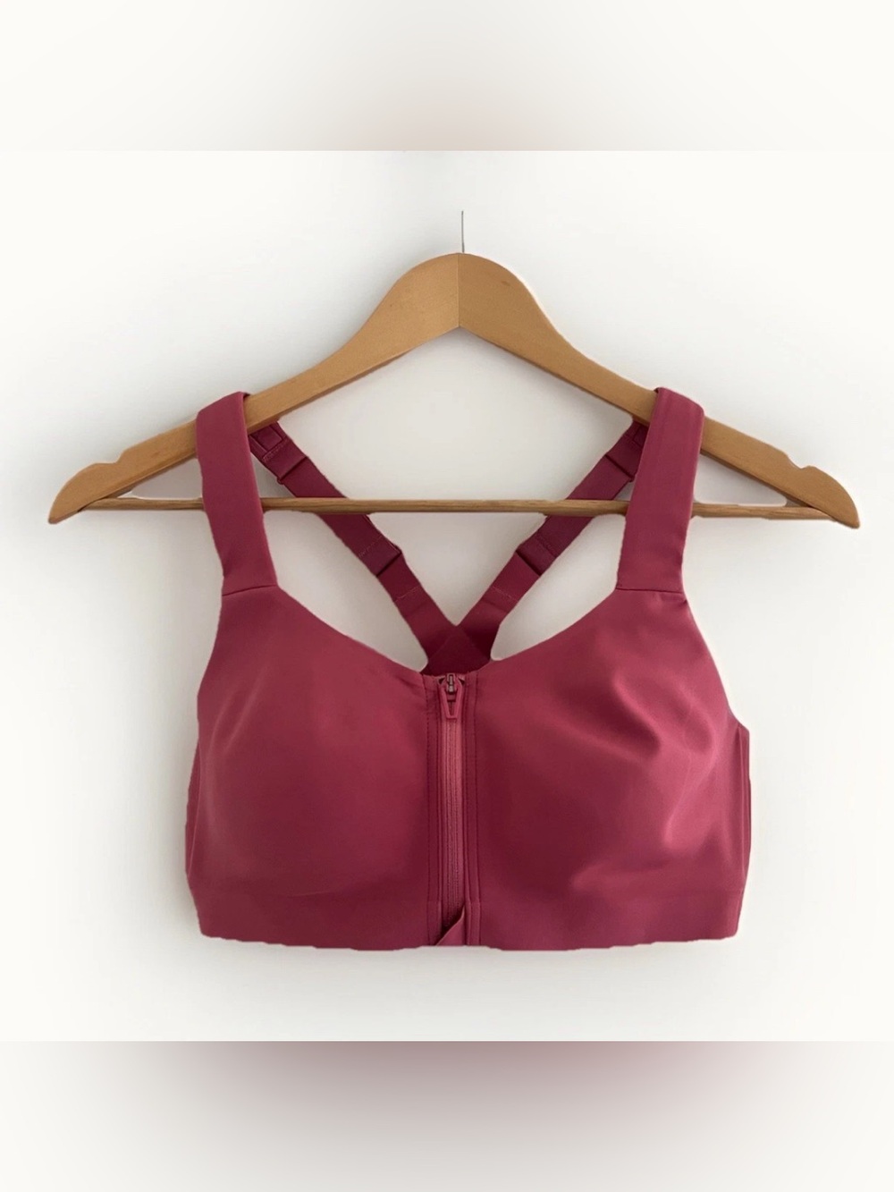Victoria's Secret Knockout Front-Zip Sports Bra - Rose 34D